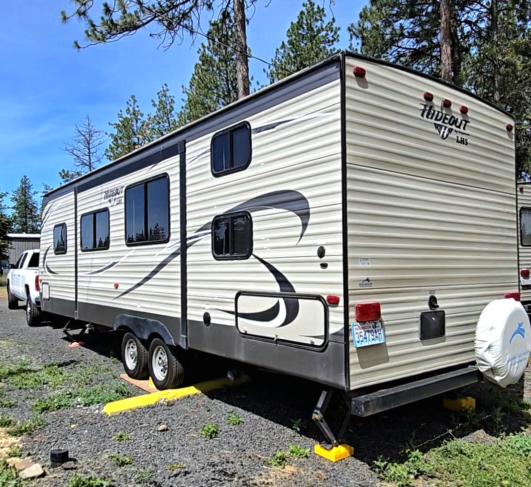  Basecamp Hideout- 30 ft 1 slide bunkhouse, sleeps 9