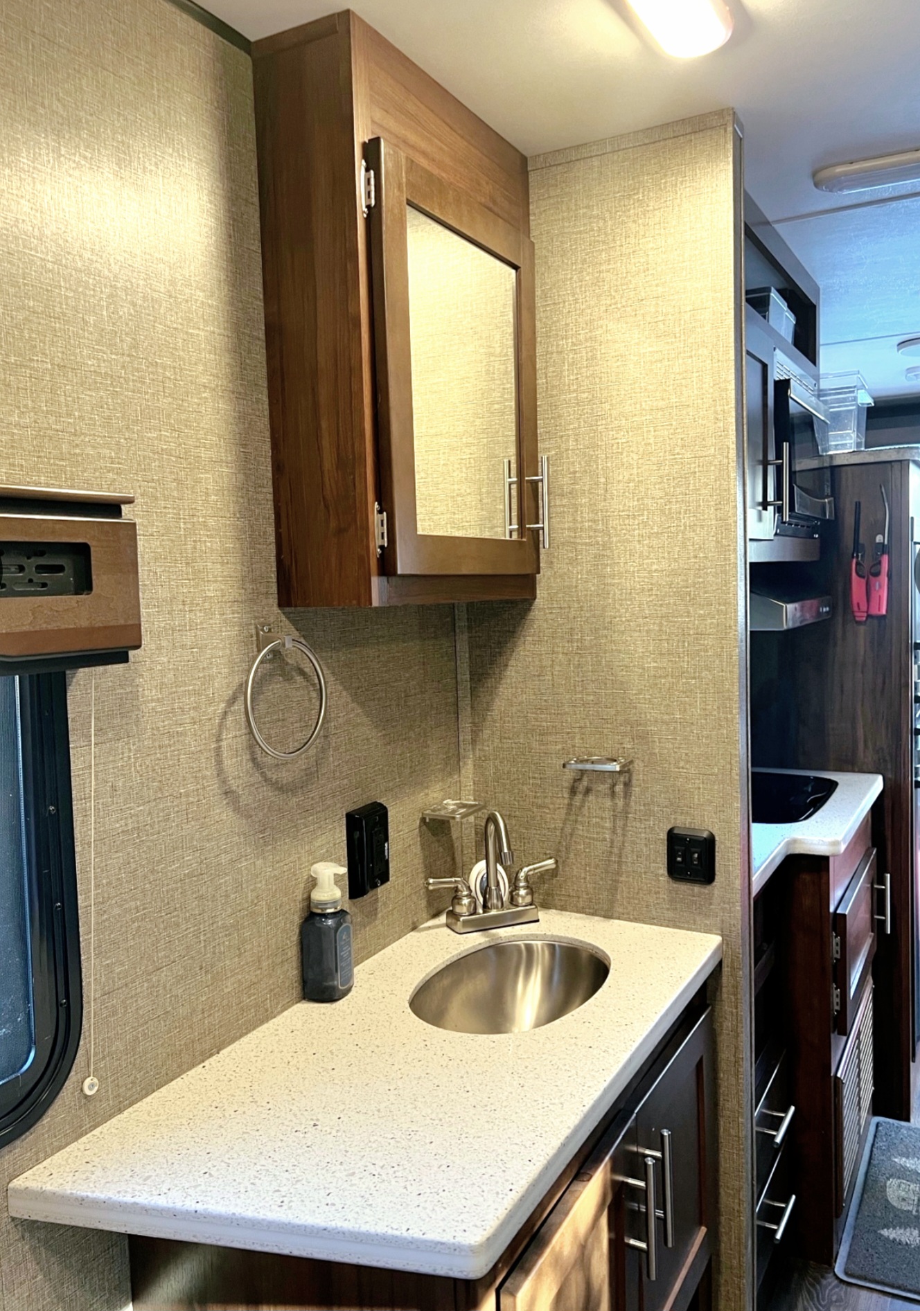 Retro Explorer: 22 ft travel trailer, Sleeps 4 with private bedroom