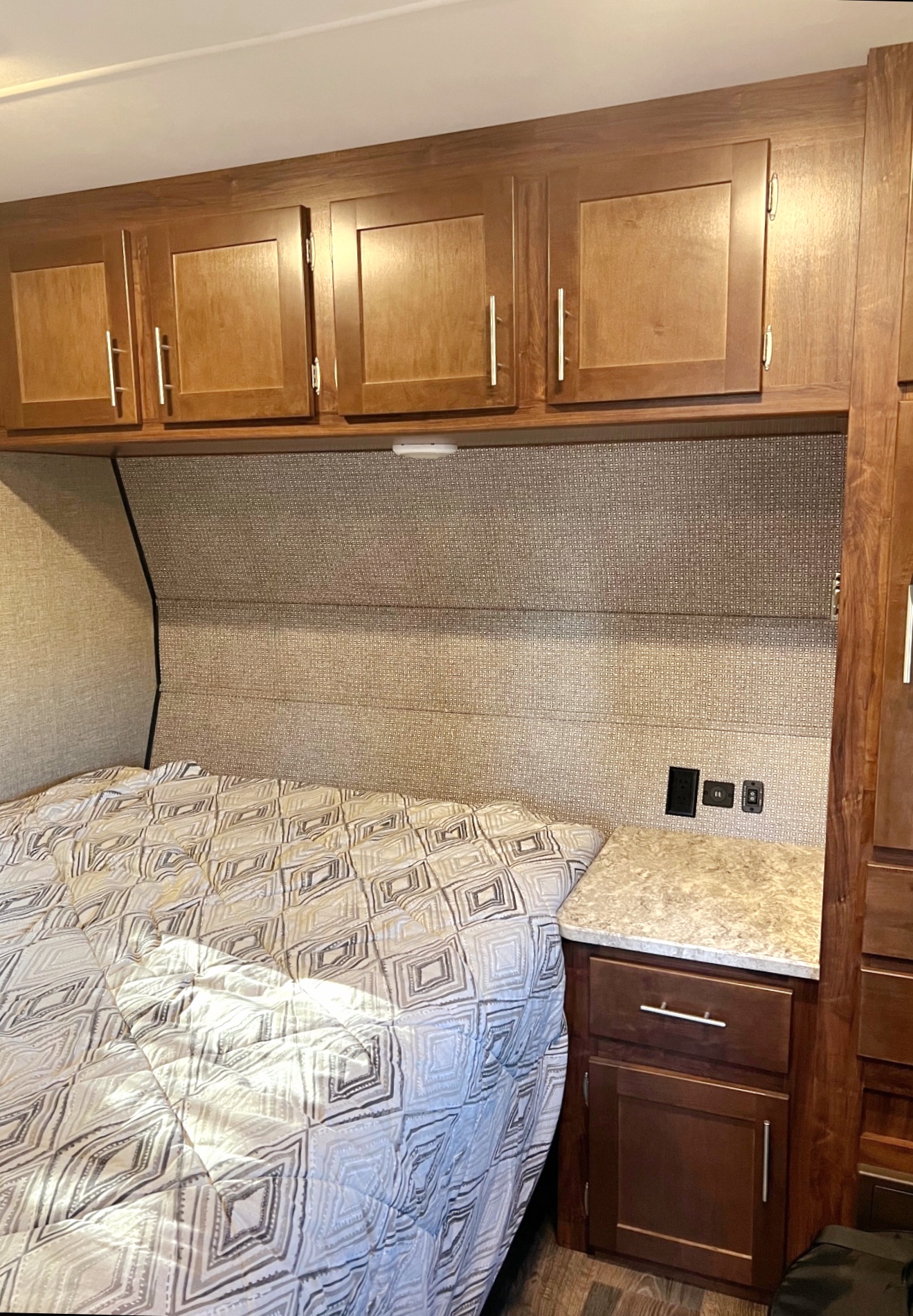 Retro Explorer: 22 ft travel trailer, Sleeps 4 with private bedroom